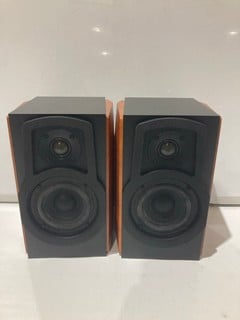 2 X BOOKSHELF SPEAKER WITH PASSIVE SPEAKER