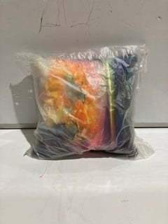 QTY OF SCOTT NAISMITH SUNSET PILLOW