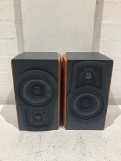 2 X BOOKSHELF SPEAKER WITH PASSIVE SPEAKER