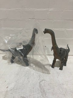 QTY OF ITEMS INCLUDING BRACHIOSAURUS TOY