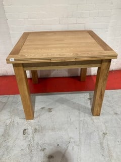 HALLOWOOD WAVERLY OAK SMALL EXTENDABLE DINING TABLE LIGHT OAK £399