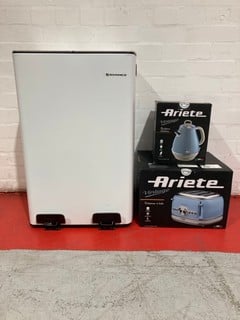 QTY OF ASSORTED ITEMS TO INCLUDE ARIETE VINTAGE TOASTER AND KETTLE, SONGMICS TRASH CAN