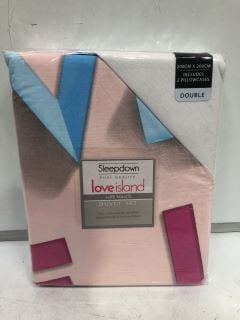 A QTY OF ASSORTED LOVE ISLAND DOUBLE DUVET SETS