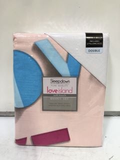 A QTY OF ASSORTED LOVE ISLAND DOUBLE DUVET SETS