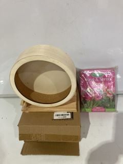 BOX OF ASSORTED GENERAL ITEMS TO INCLUDE HAMSTER WHEEL, KOKOS BLUMENERDE INCENSE