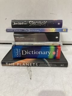 BOX OF ASSORTED BOOKS TO INCLUDE OXFORD LARGE PRINT DICTIONARY, THE PLANETS, THE SNOWMAN