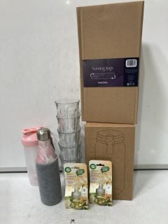 BOX OF ASSORTED KITCHEN ITEMS TO INCLUDE MASON JARS AND GLASSES