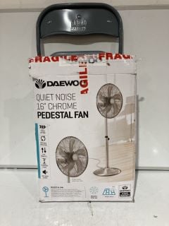 QTY OF ITEMS TO INCLUDE DAEWOO 16" FAN, CHAIR AND FOLDABLE LAP TABLE