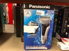 QUANTITY OF HEALTH & BEAUTY ITEMS TO INCLUDE PANASONIC ES-RF31 PREMIUM WET AND DRY 4-BLADE ELECTRIC SHAVER FOR MEN WITH FLEXIBLE PIVOTING HEAD, SILVER, UK 2 PIN PLUG: LOCATION - RACK A