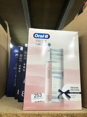 QUANTITY OF HEALTH & BEAUTY ITEMS TO INCLUDE ORAL-B PRO 3 ELECTRIC TOOTHBRUSHES ADULTS, 3 MODES WITH TEETH WHITENING, PINK:: LOCATION - RACK B