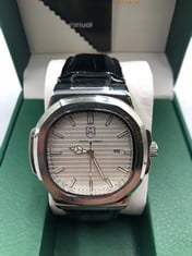 MENS FRANK SCHMIDT WATCH SILVER - BLACK LEATHER STRAP - CHROMATIC BASE - 3 HANDS SILVER - WHITE FACE WITH HORIZONTAL LINES - GREEN LEATHER BOX: LOCATION - TOP 50