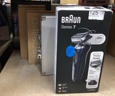 QUANTITY OF HEALTH & BEAUTY ITEMS TO INCLUDE BRAUN SERIES 7 71-B1200S ELECTRIC SHAVER WITH PRECISION TRIMMER: LOCATION - B RACK