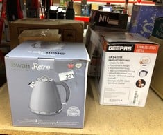 QUANTITY OF KITCHEN & APPLIANCES ITEMS TO INCLUDE SWAN SK19020GRN RETRO JUG KETTLE, FAST BOIL, EASY POUR, 360 DEGREE BASE, 1.5L, 3KW, GREY: LOCATION - C RACK