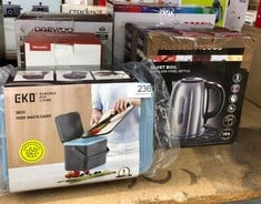 QUANTITY OF KITCHEN & APPLIANCES ITEMS TO INCLUDE RUSSELL HOBBS BRUSHED STAINLESS STEEL ELECTRIC 1.7L CORDLESS KETTLE (QUIET & FAST BOIL 3KW, REMOVABLE WASHABLE ANTI-SCALE FILTER, PUSH BUTTON LID, PE