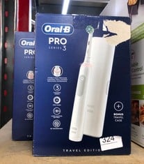 2X ORAL B PRO SERIES 3 ELECTRIC TOOTHBRUSH:: LOCATION - D RACK