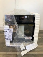 AEG BUILT IN ELECTRIC OVEN MODEL BEX335011B RRP £349: LOCATION - FRONT FLOOR(COLLECTION OR OPTIONAL DELIVERY AVAILABLE)