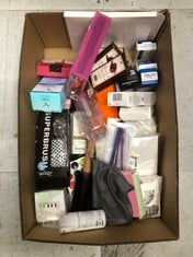 QUANTITY OF HEALTH & BEAUTY ITEMS TO INCLUDE REAL TECHNIQUES EVERYDAY ESSENTIALS + MAKEUP SPONGE KIT, 4 MAKEUP BRUSHES AND 2 MAKEUP BLENDER SPONGES,BLUSH, BRONZER, EYESHADOW, AND POWDER, SYNTHETIC BR