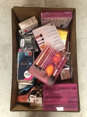 QUANTITY OF HEALTH & BEAUTY ITEMS TO INCLUDE REAL TECHNIQUES EVERYDAY ESSENTIALS + MAKEUP SPONGE KIT, 4 MAKEUP BRUSHES AND 2 MAKEUP BLENDER SPONGES,BLUSH, BRONZER, EYESHADOW, AND POWDER, SYNTHETIC BR