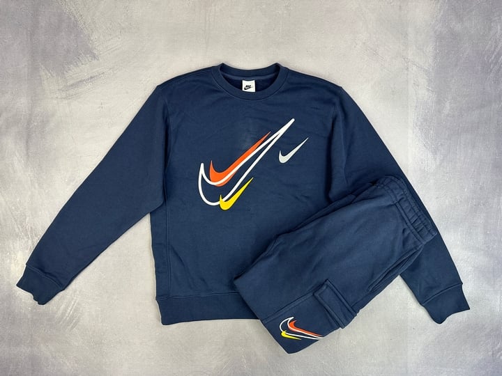 Nike Sweatshirt And Bottoms - Size S (VAT ONLY PAYABLE ON BUYERS PREMIUM)