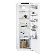 AEG 600 SERIES TALL INTEGRATED LARDER FRIDGE IN WHITE - MODEL NO. SKE818E1DC - RRP £930