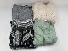 4 X GARMENTS VARIOUS BRANDS AND SIZES INCLUDING GREY STREET JUMPER SIZE 38 (TOTAL P.V.P. 243€) - LOCATION 43A.