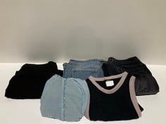 5 X BDG GARMENTS VARIOUS MODELS AND SIZES INCLUDING BLACK TROUSERS SIZE M (TOTAL P.V.P 277€) - LOCATION 48A.