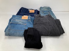 5 X BDG GARMENTS VARIOUS MODELS AND SIZES INCLUDING DARK DENIM SIZE L (TOTAL P.V.P 306€) - LOCATION 28A.