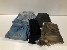 5 X BDG GARMENTS VARIOUS MODELS AND SIZES INCLUDING DENIM SHORTS SIZE M (TOTAL P.V.P 310€) - LOCATION 24A.