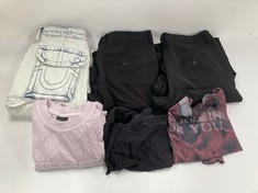 6 X GARMENTS VARIOUS BRANDS AND SIZES INCLUDING PINK T-SHIRT IETS FRANS SIZE XXS (TOTAL P.V.P 372€) - LOCATION 46B.