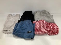 6 X GARMENTS VARIOUS MODELS AND SIZES INCLUDING RED AND WHITE QUADRIS MABLE TOP SIZE S (TOTAL P.V.P 237€) - LOCATION 22B.