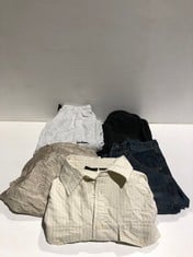 5 X GARMENTS VARIOUS BRANDS AND SIZES INCLUDING STANDARD CLOTH SHIRT SIZE M (TOTAL P.V.P 195€) - LOCATION 14B.