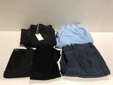 5 X GARMENTS VARIOUS BRANDS AND SIZES INCLUDING MOTEL TOP SIZE S (TOTAL P.V.P. 299€) - LOCATION 10B.