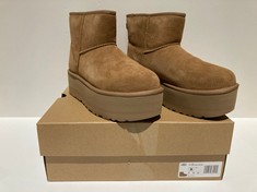 UGG BOOTS MODEL W CLASSIC MINI PLATAFORM BROWN COLOUR SIZE 39 (TOTAL P.V.P 180€) - LOCATION 29A.