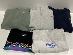 5 X CLOTHING VARIOUS BRANDS AND SIZES INCLUDING GREEN DICKIES SWEATSHIRT SIZE M - LOCATION 44B.