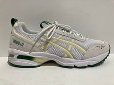 ASCIS SHOES MODEL GEL-1090V2 SIZE 40 1/2 - LOCATION 40B.