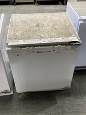 FREESTANDING BUILT UNDER COUNTER FRIDGE IN WHITE