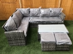 FURNITURE MAXI 5 SEATER CORNER RATTAN GARDEN SOFA TO INCLUDE 2 X CUSHIONED RATTAN FOOTSTOOLS (LOCATION D)