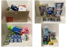 BOX OF ASSORTED KIDS TOYS TO INCLUDE PAW PATROL CHASE PATROL CRUISER PLAY TOY