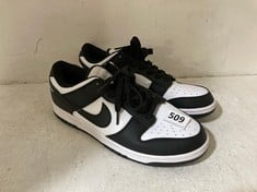 NIKE DUNK LOW TRAINERS - BLACK/WHITE UK 8.5