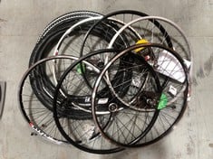 APPROX 9 X ASSORTED BIKE TYRES AND WHEELS TO INCLUDE KX ROAD 700C D/WALL Q/R CASS REAR WHEEL IN BLACK