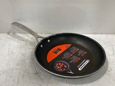 LE CREUSET TOUGHENED NON-STICK 28CM SHALLOW FRYING PAN