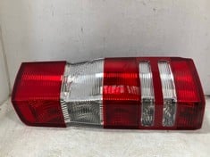 VALEO RIGHT HAND REAR LIGHT 043715