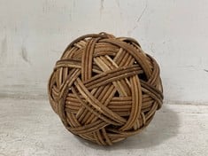 24 X STONE THE CROWS MEDIUM WOVEN WILLOW SPHERE