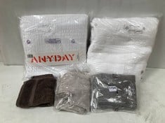 QTY OF ASSORTED TOWELS TO INCLUDE EGYPTIAN COTTON TOWEL