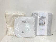 3 X ASSORTED JOHN LEWIS BEDDING TO INCLUDE JOHN LEWIS KING COTTON DUVET COVER SET IN CALI