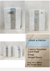 3 X ASSORTED JOHN LEWIS BEDDING TO INCLUDE JOHN LEWIS CRISP & FRESH LUXURY EGYPTIAN COTTON DEEP FITTED KING SHEET