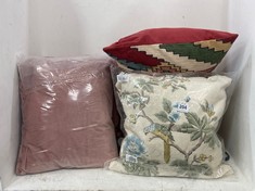 5 X ASSOTTED JOHN LEWIS PILLOWS TO INCLUDE JOHN LEWIS LOPHURA CUSHION IN ENGLISH GREY 45 X 45CM