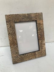 18 X STONE THE CROWS LARGE PHOTOFRAME - ZEBRA-HEIGHT 24CM - TOTAL RRP £360