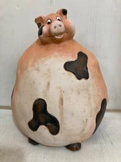 16 X STONE THE CROWS LARGE PIG - HGT 24CM - TOTAL RRP £256