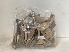 24 X STONE THE CROWS BAG OF SMALL DRIFTWOOD PIECES-LNG 7.5-12.5CM - TOTAL RRP £360